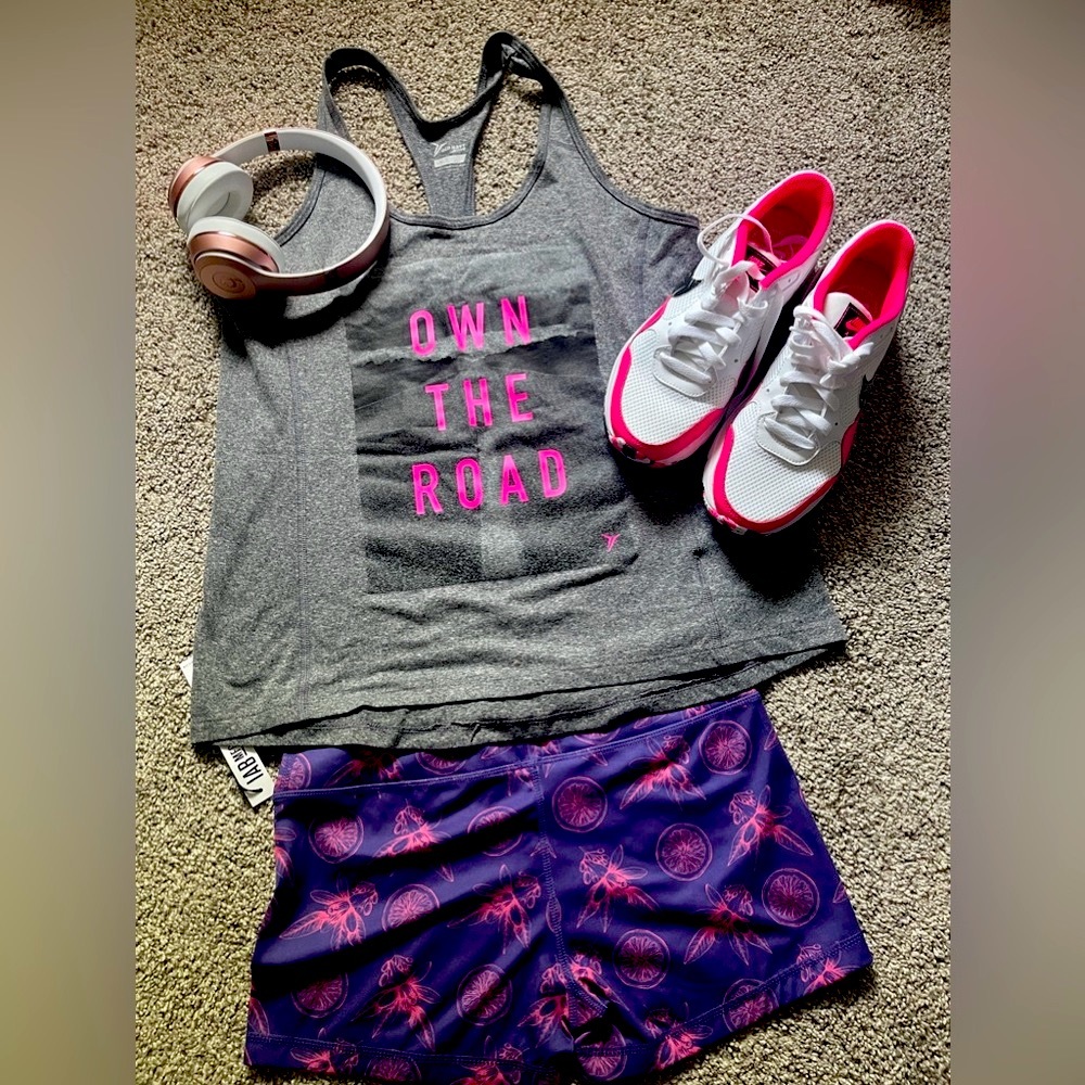 Old Navy on the road women’s size large, athletic tank top gently used